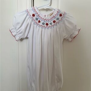 The Beaufort Bonnet Company Sandy Smocked Bubble with Flower Smocking